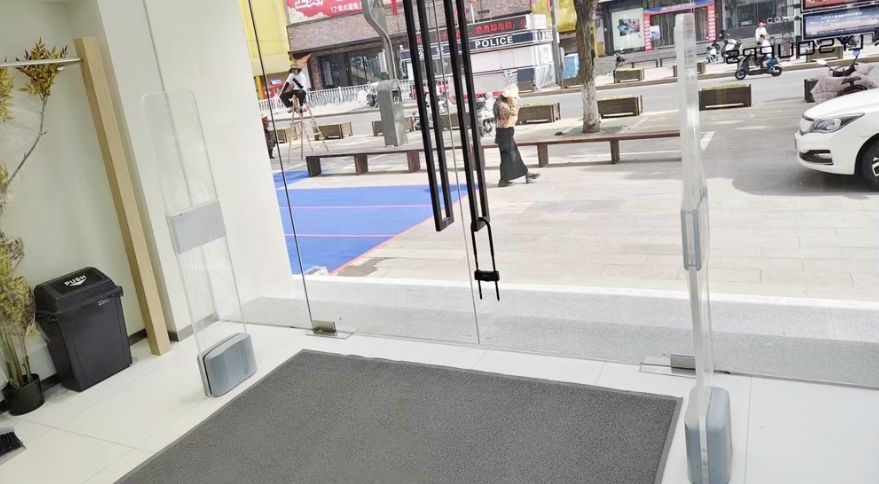 ຄວາມຖີ່ຂອງຄວາມຖີ່ຂອງ Am & Rfid: ຄວາມປອດໄພທາງດ້ານສະຕິປັນຍາສໍາລັບອຸດສະຫະກໍາຂາຍຍ່ອຍເສື້ອຜ້າ.